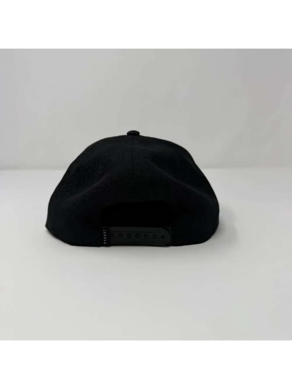 NEW Jordan Pro Elephant Ingot Snapback Kids 8-20 Hat Black Gold Jumpman Sports